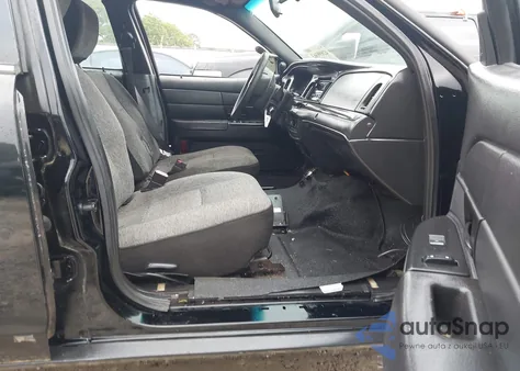 2011 Ford Crown Victoria Police Interceptor z USA, uszkodzony, nr VIN 2FABP7BV6BX101754